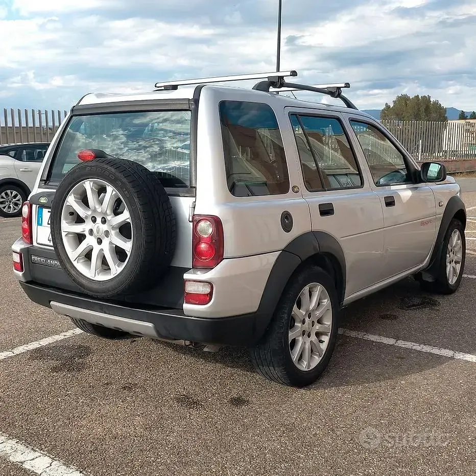 Usata Land Rover Freelander 111 CV (81 kW) 2004 Grigio SUV
