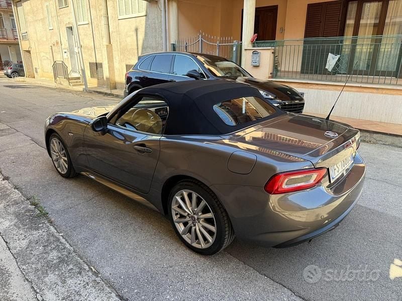 Usata Fiat 124 Spider 140 CV (102 kW) 2018 Grigio Cabrio