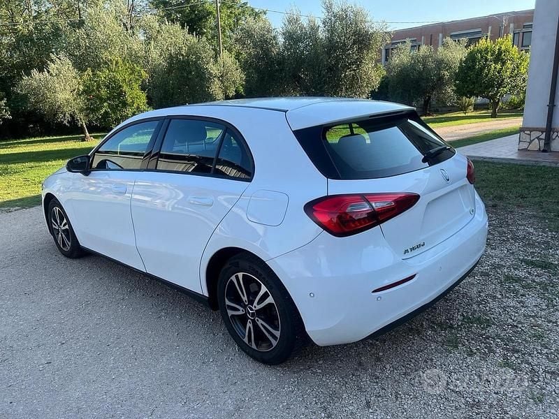Occasion Mercedes A160 Business 109 ch (80 kW) 2019 Blanc Berline