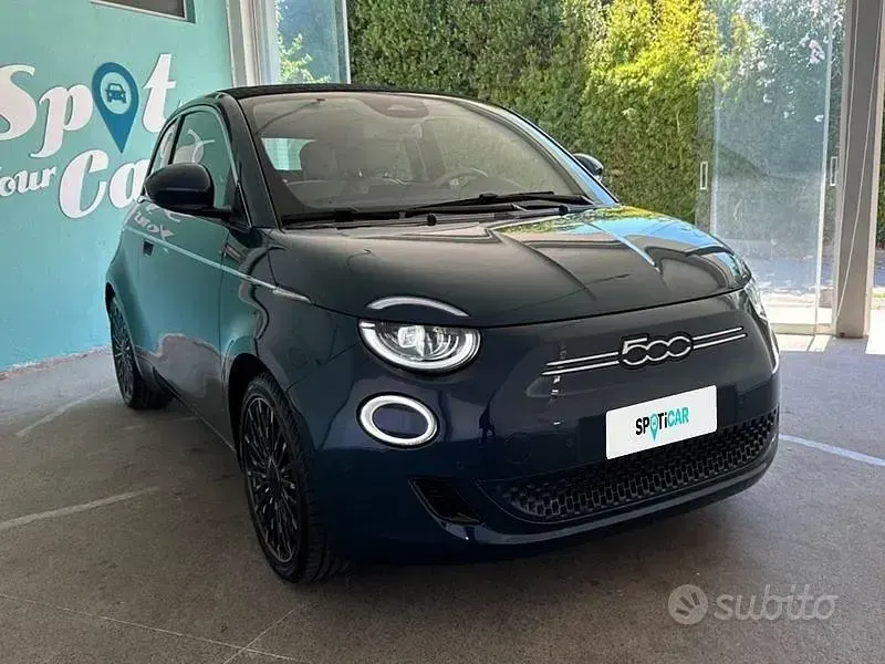 Usata Fiat 500C La Prima 86 kW (118 CV) 2022 Blu/azzurro Cabrio