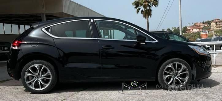 Usata Citroën DS4 Chic 115 CV (84 kW) 2014 Nero Utilitaria