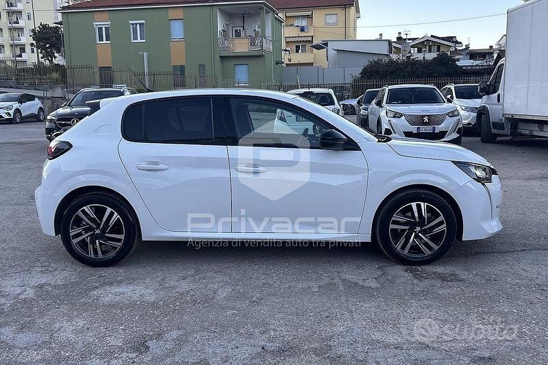 Usata Peugeot 208 Allure 101 CV (74 kW) 2022 Bianco Utilitaria