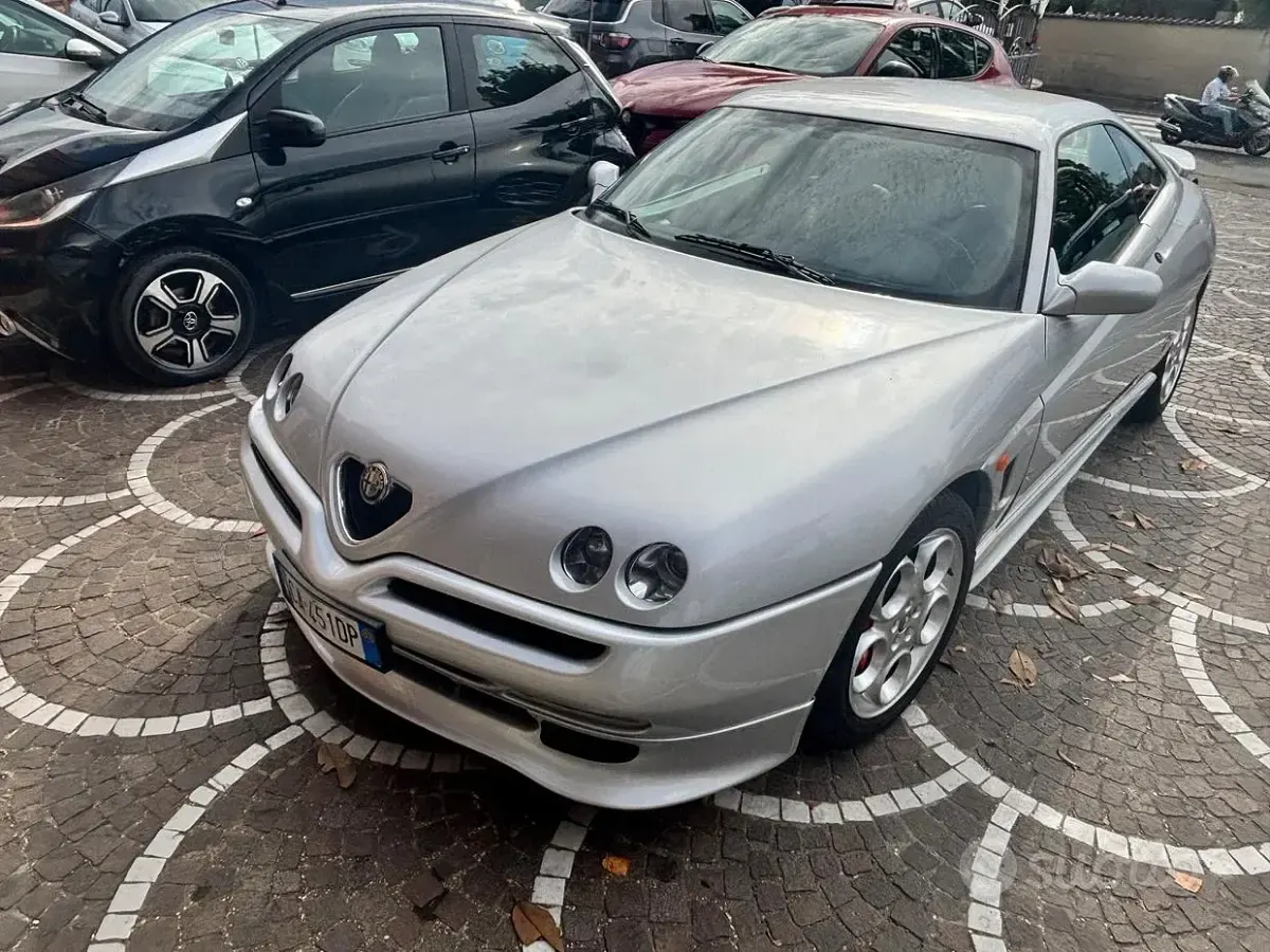 Usata Alfa Romeo GTV 150 CV (110 kW) 2002 Grigio Coupé