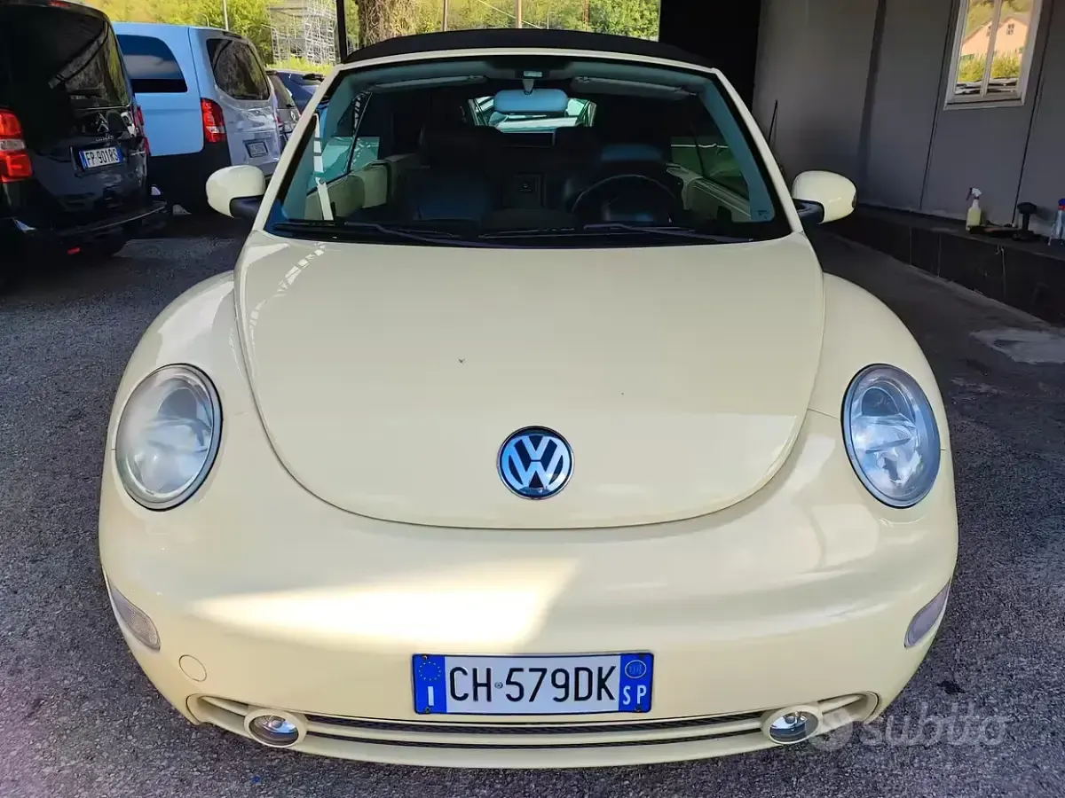 Usata VW New Beetle 101 CV (74 kW) 2004 Giallo Utilitaria