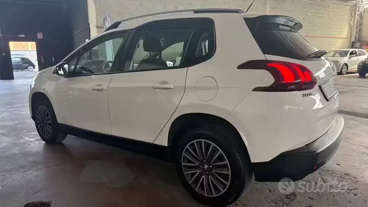 Usata Peugeot 2008 99 CV (72 kW) 2017 Bianco SUV