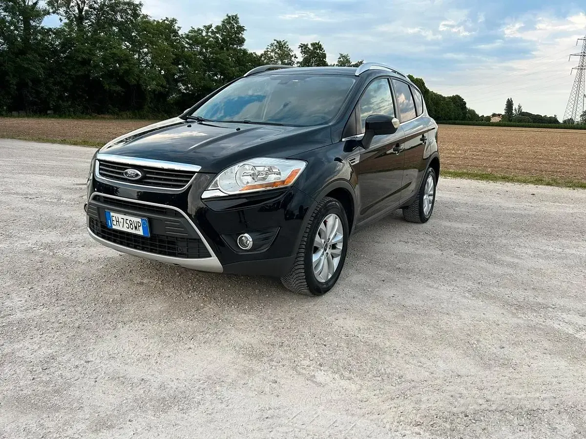 Usata Ford Kuga 163 CV (119 kW) 2011 Nero SUV