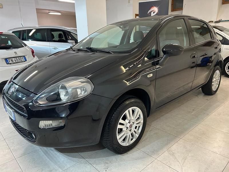 Usata Fiat Punto 77 CV (56 kW) 2012 Nero Utilitaria