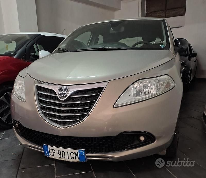 Usata Lancia Ypsilon Gold 69 CV (50 kW) 2012 Giallo Utilitaria