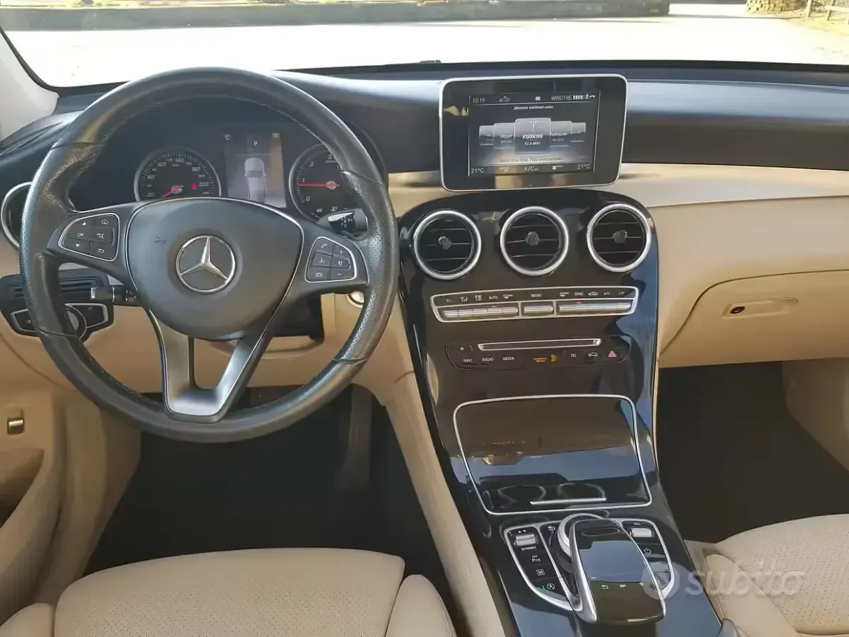 Usata Mercedes GLC220 194 CV (142 kW) 2019 Nero SUV