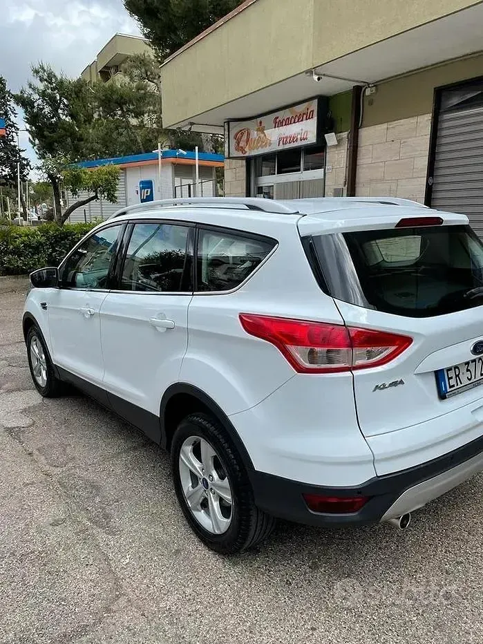 Usata Ford Kuga Titanium 140 CV (102 kW) 2014 Bianco SUV