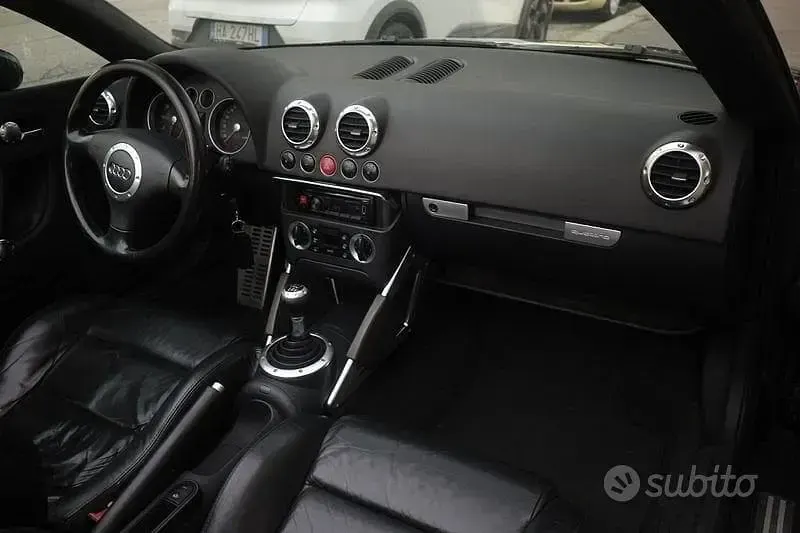 Usata Audi TT Roadster 180 CV (132 kW) 2004 Nero Cabrio