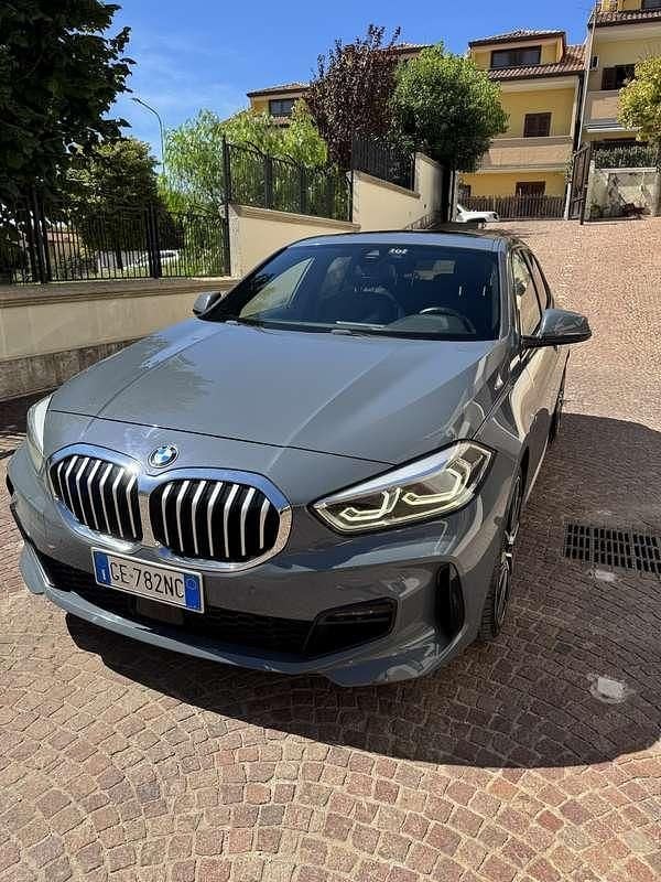 Usata 2021 BMW 120 M Sport Utilitaria | 22.000 € (Buon prezzo) - Immagine 1/4