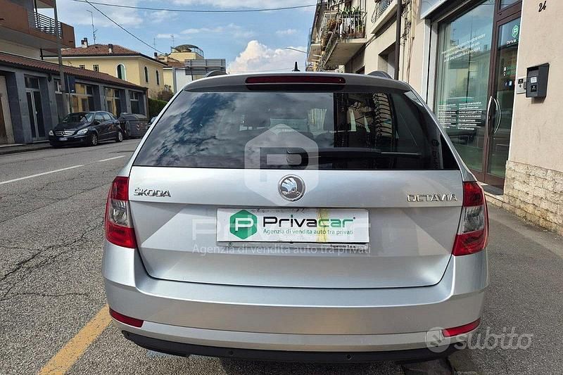 Usata Skoda Octavia Executive 115 CV (84 kW) 2018 Grigio Station wagon