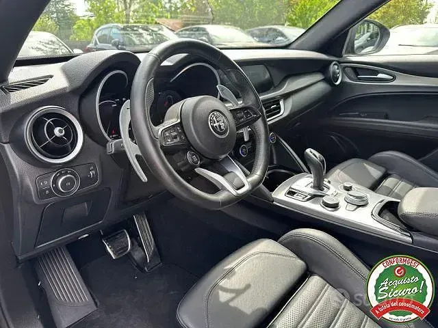 Usata Alfa Romeo Stelvio Veloce 209 CV (153 kW) 2023 Nero SUV