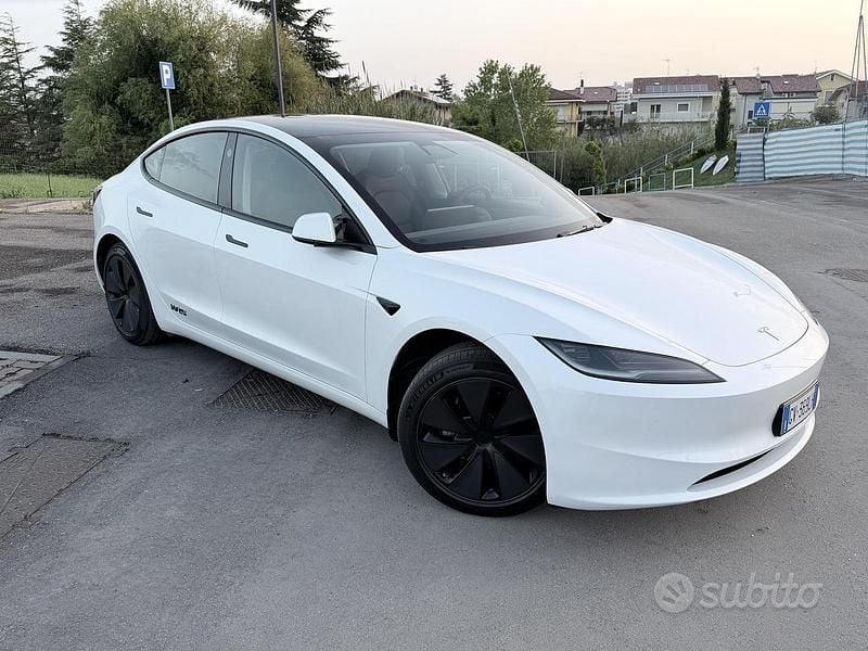 Usata Tesla Model 3 208 kW (283 CV) 2024 Bianco Berlina