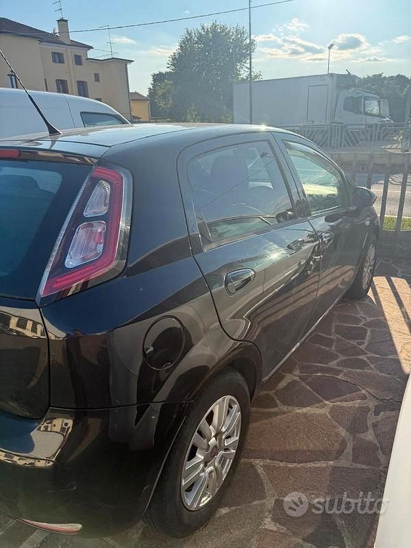 Usata Fiat Punto 95 CV (69 kW) 2012 Utilitaria