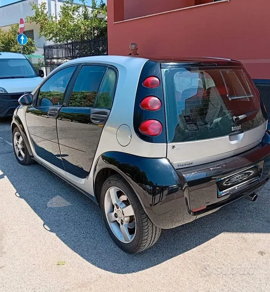 Usata Smart ForFour Pulse 68 CV (50 kW) 2005 Nero Utilitaria