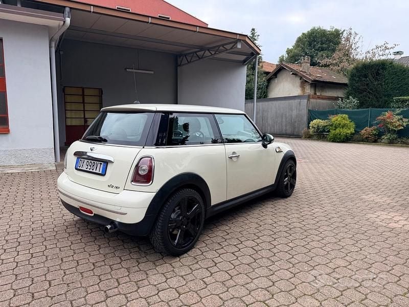 Usata Mini ONE 75 CV (55 kW) 2009 Utilitaria