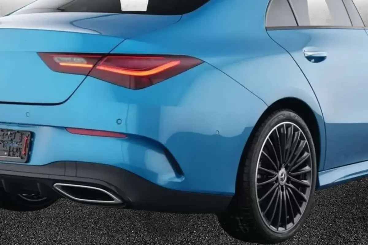 Usata Mercedes CLA200 Advanced Plus 163 CV (119 kW) 2025 Blu/azzurro Berlina