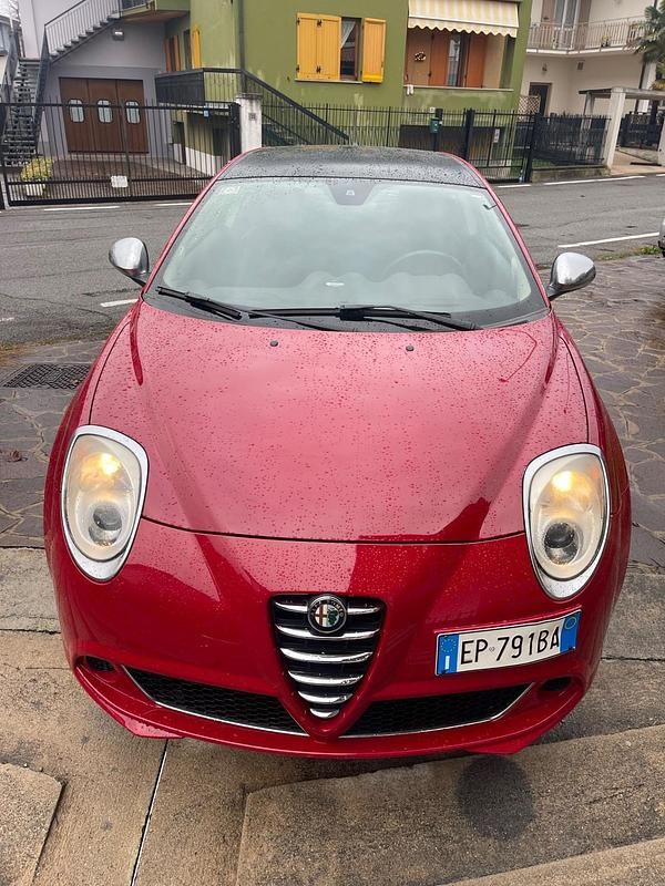 Rosso Usata 2012 Alfa Romeo MiTo Progression Due volumi | 5200 € (Buon prezzo) - Immagine 1/4