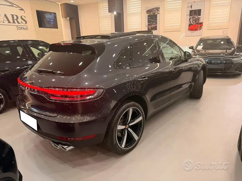 Usata Porsche Macan 245 CV (180 kW) 2021 Grigio scuro metallizzato SUV