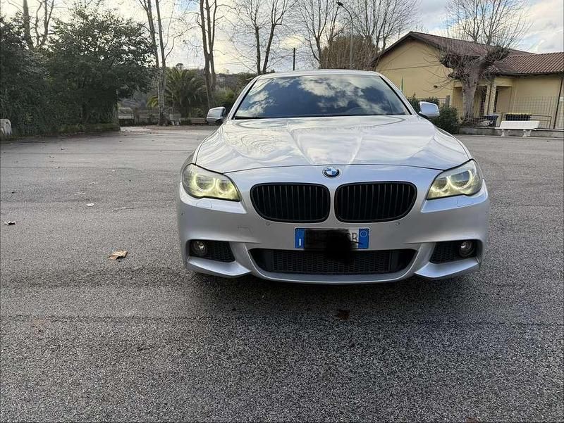 Grigio Usata 2010 BMW 520 Berlina | 7500 € (Buon prezzo) - Immagine 1/4