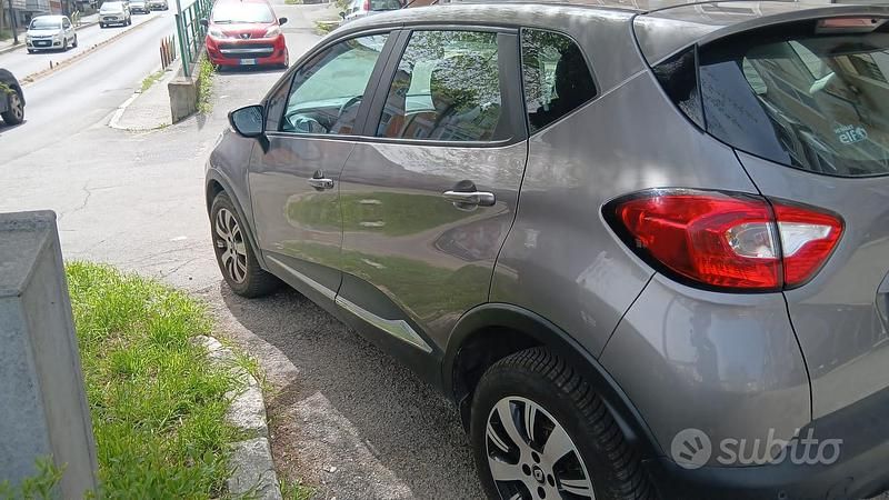 Usata Renault Captur 2017 Grigio SUV