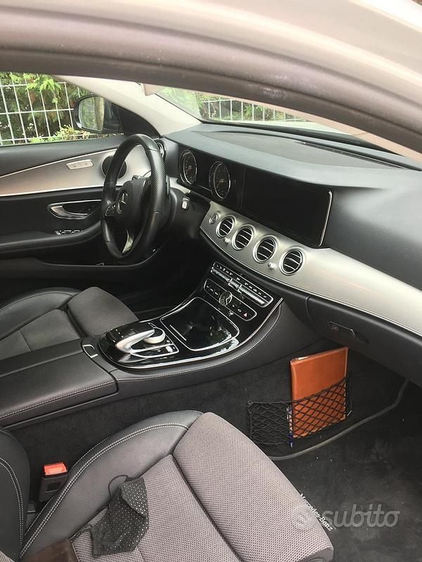 Usata Mercedes E220 194 CV (142 kW) 2019 Grigio Berlina