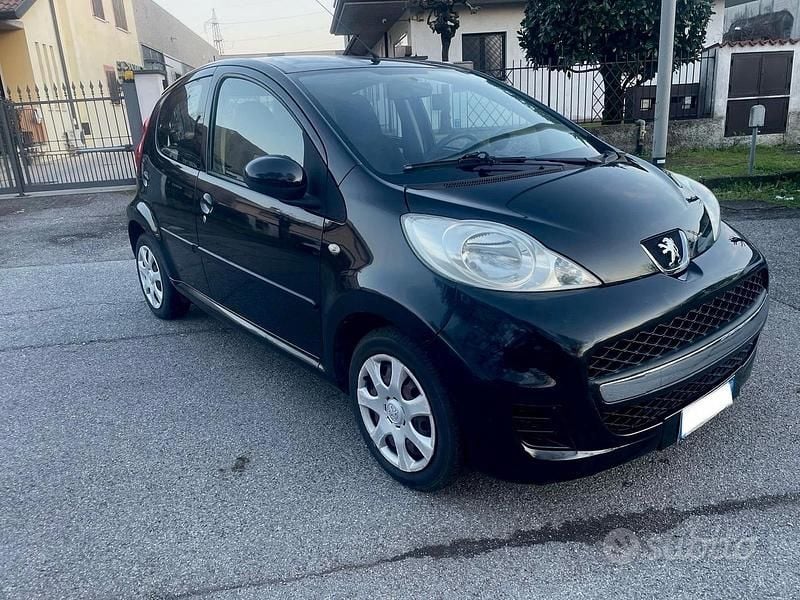 Usata Peugeot 107 68 CV (50 kW) 2009 Nero Utilitaria