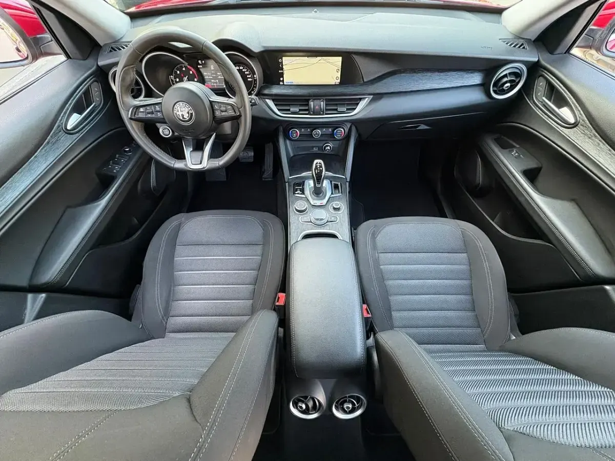Usata Alfa Romeo Stelvio Business 190 CV (139 kW) 2021 Rosso SUV