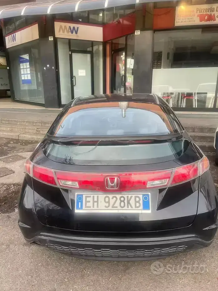Usata Honda Civic 83 CV (61 kW) 2008 Giallo Berlina