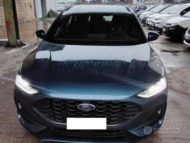 Usata Ford Focus ST-Line 125 CV (91 kW) 2025 Blue metallic Station wagon