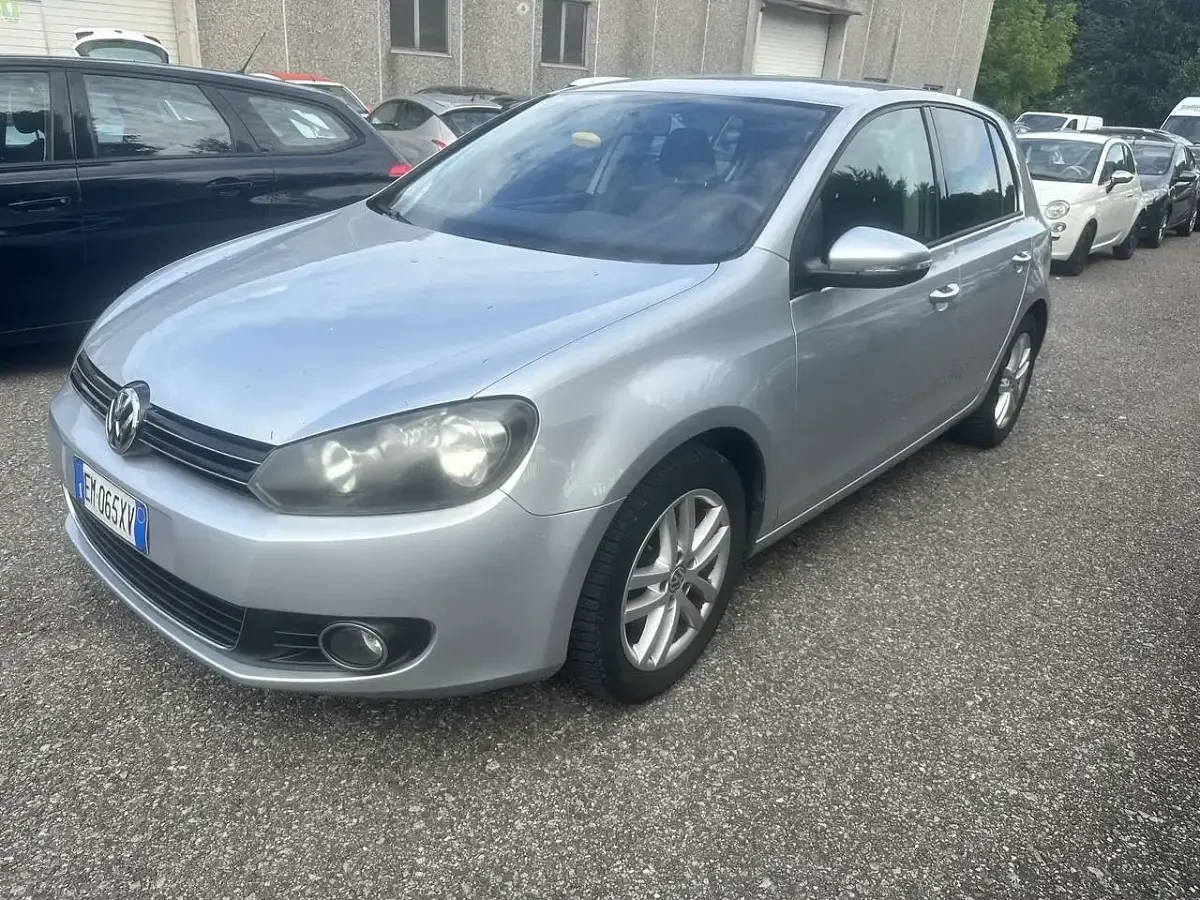 Usata VW Golf VII Highline 122 CV (89 kW) 2012 Argento Berlina
