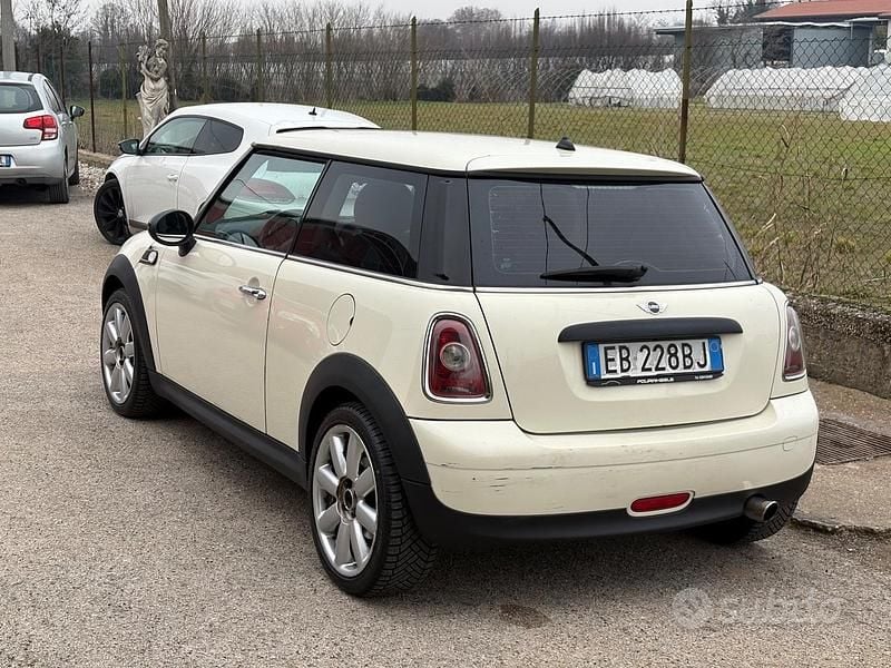 Usata Mini ONE 75 CV (55 kW) 2010 Bianco Utilitaria