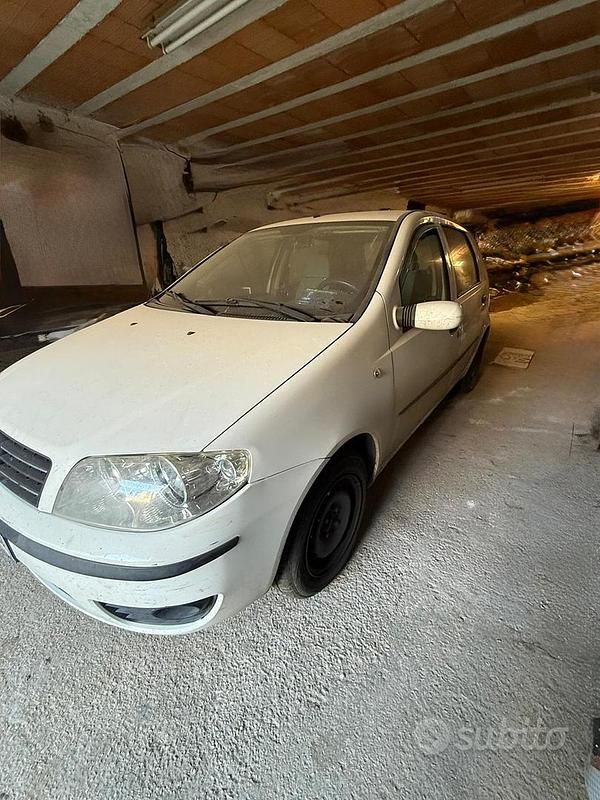 Usata Fiat Punto Dynamic 60 CV (44 kW) 2006 Bianco Berlina