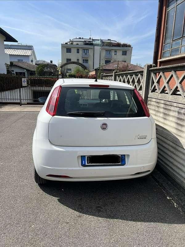 Usata Fiat Grande Punto Dynamic 77 CV (56 kW) 2008 Utilitaria