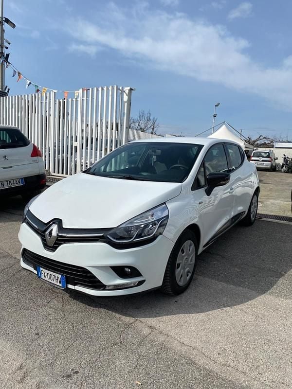 Usata Renault Clio IV Life 76 CV (55 kW) 2019 Bianco Berlina
