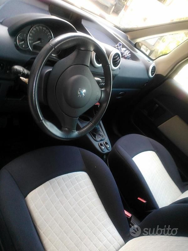 Usata Peugeot 1007 88 CV (64 kW) 2009 Nero Monovolume