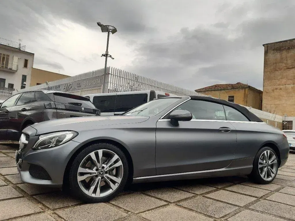 Usata Mercedes E250 Premium Plus 203 CV (149 kW) 2017 Giallo Cabrio