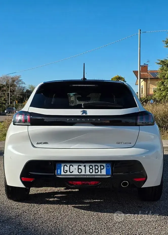 Usata Peugeot 208 GT-line 102 CV (75 kW) 2020 Bianco Utilitaria