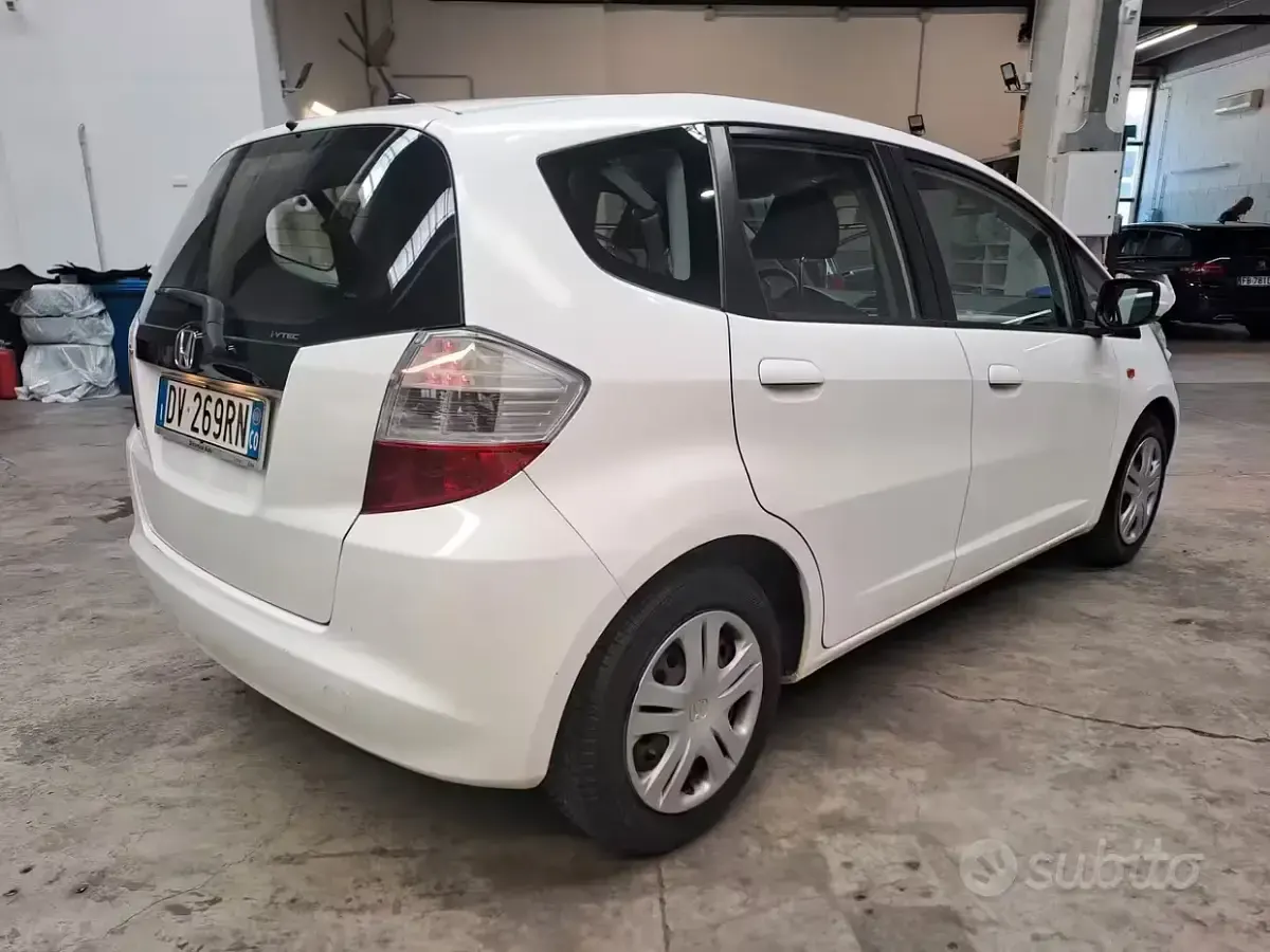 Usata Honda Jazz 90 CV (66 kW) 2009 Bianco Utilitaria