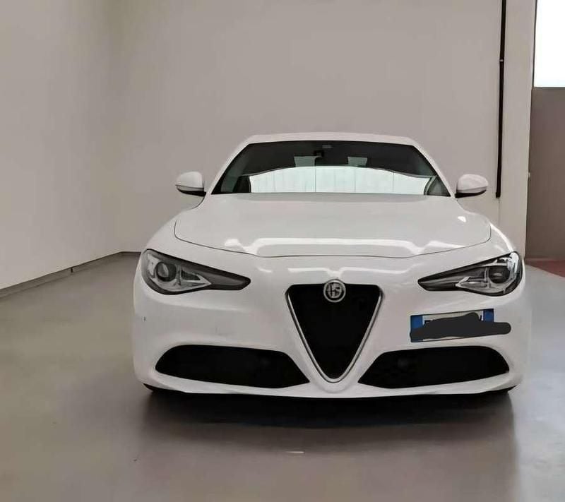 Usata Alfa Romeo Giulia Executive 179 CV (131 kW) 2018 Bianco Berlina