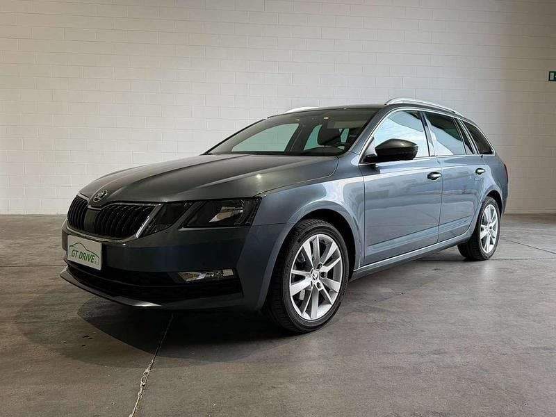 Usata Skoda Octavia Style 150 CV (110 kW) 2019 Grigio scuro metallizzato Station wagon