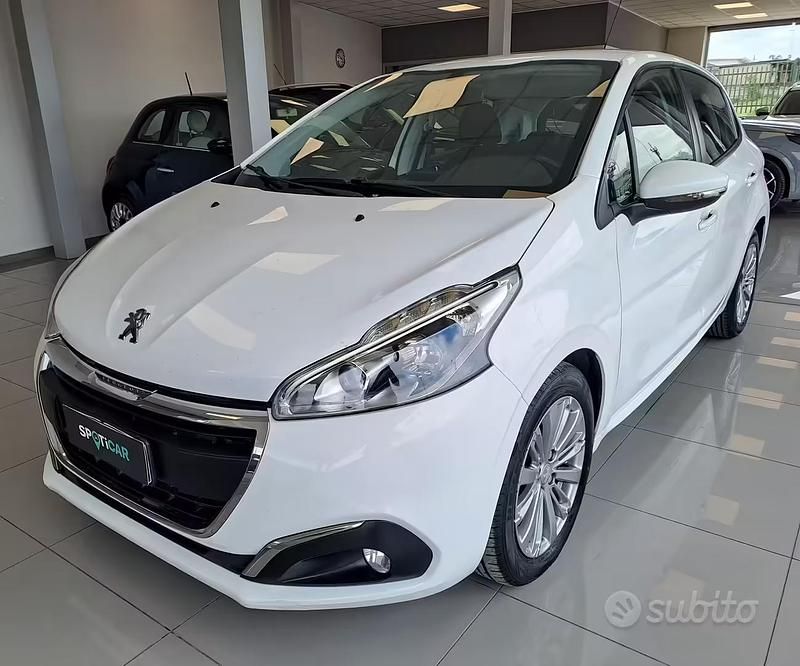 Usata Peugeot 208 Allure 74 CV (54 kW) 2018 Bianco Utilitaria