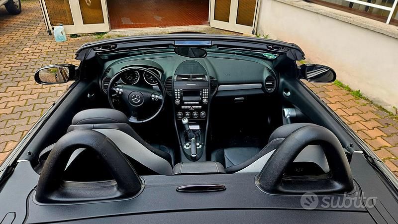 Usata Mercedes SLK280 231 CV (169 kW) 2006 Nero Cabrio