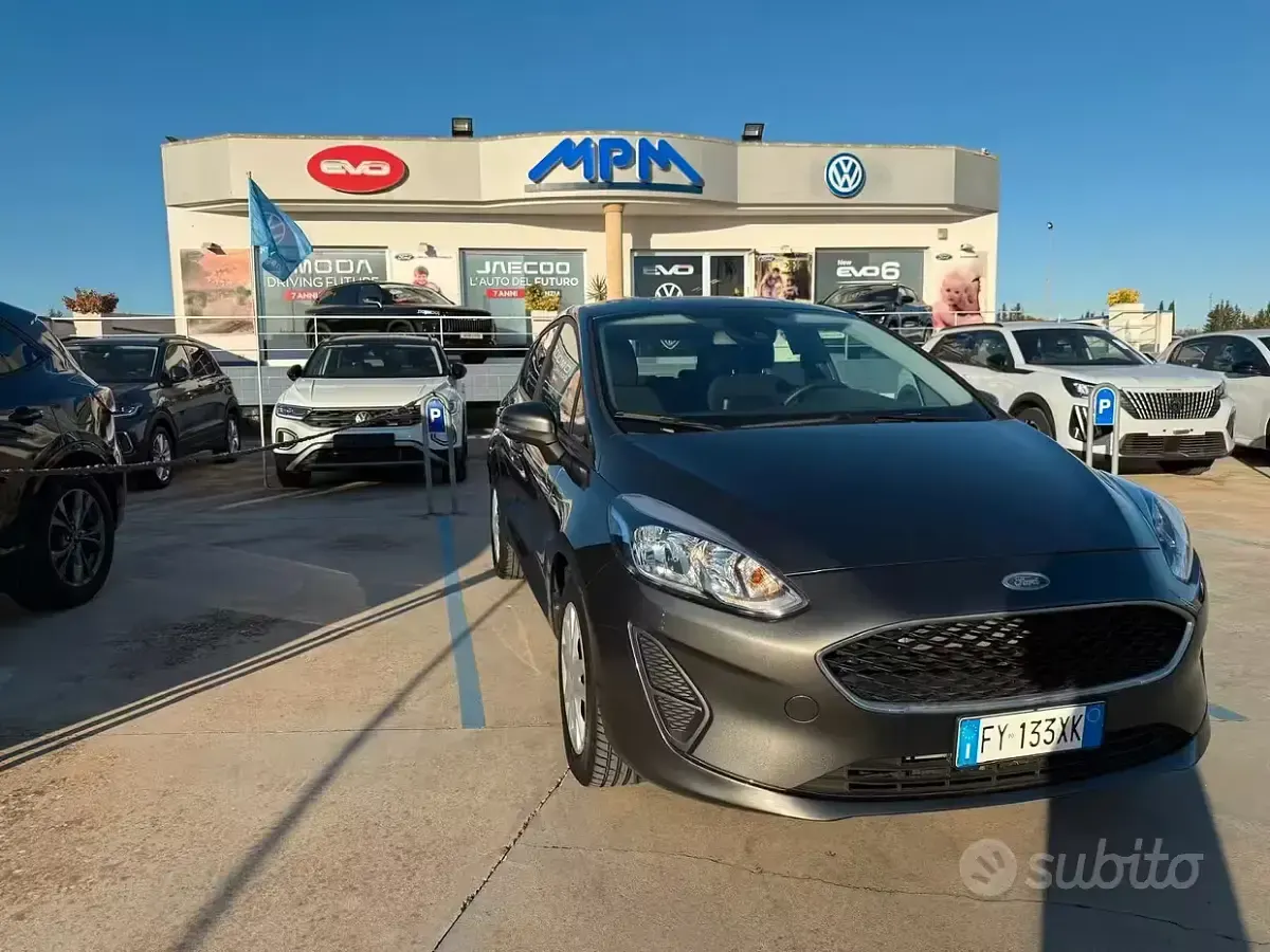 Usata Ford Fiesta 86 CV (63 kW) 2019 Grigio Utilitaria