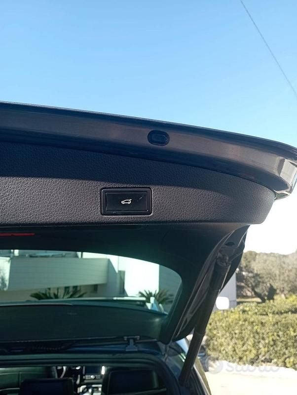 Usata VW Touareg 245 CV (180 kW) 2011 Grigio SUV