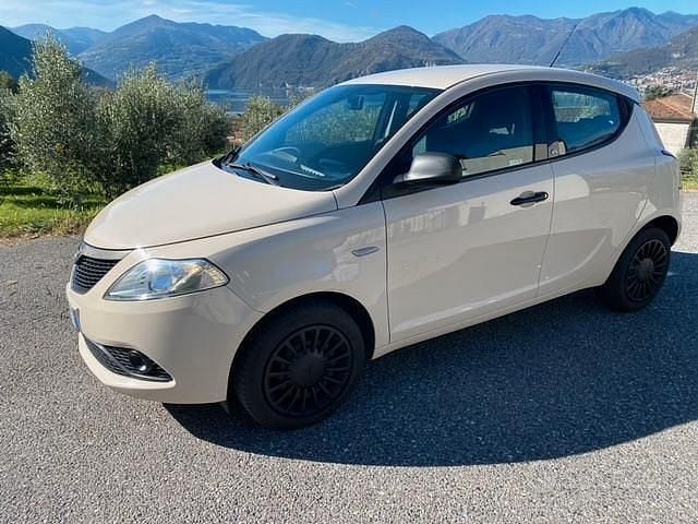 Usata Lancia Ypsilon 69 CV (50 kW) 2018 Utilitaria