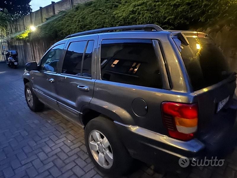 Usata Jeep Grand Cherokee 163 CV (119 kW) 2004 Grigio SUV