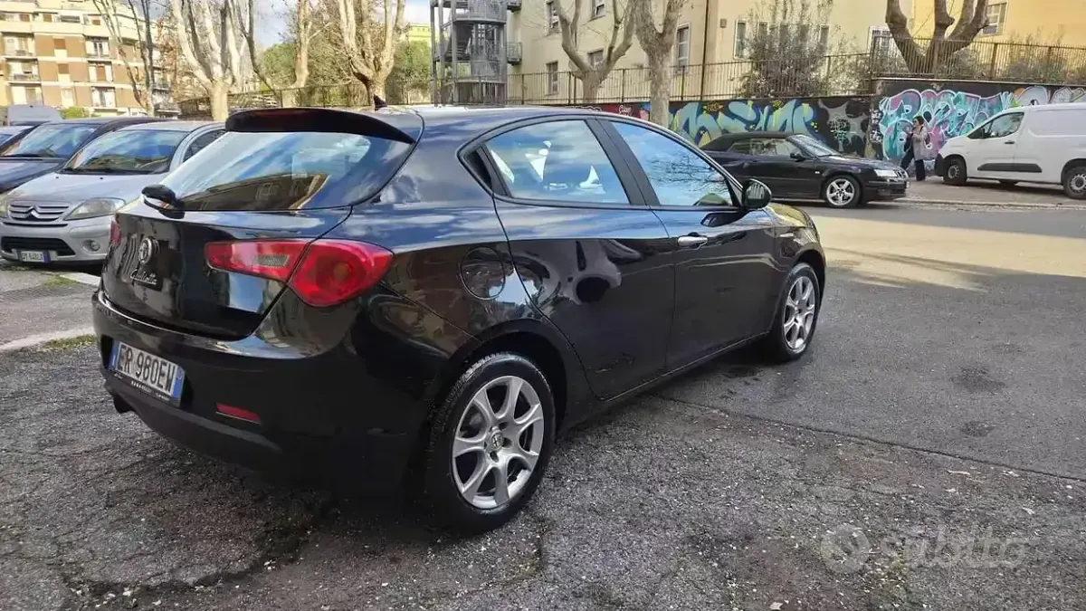 Usata Alfa Romeo Giulietta Progression 105 CV (77 kW) 2013 Nero Utilitaria